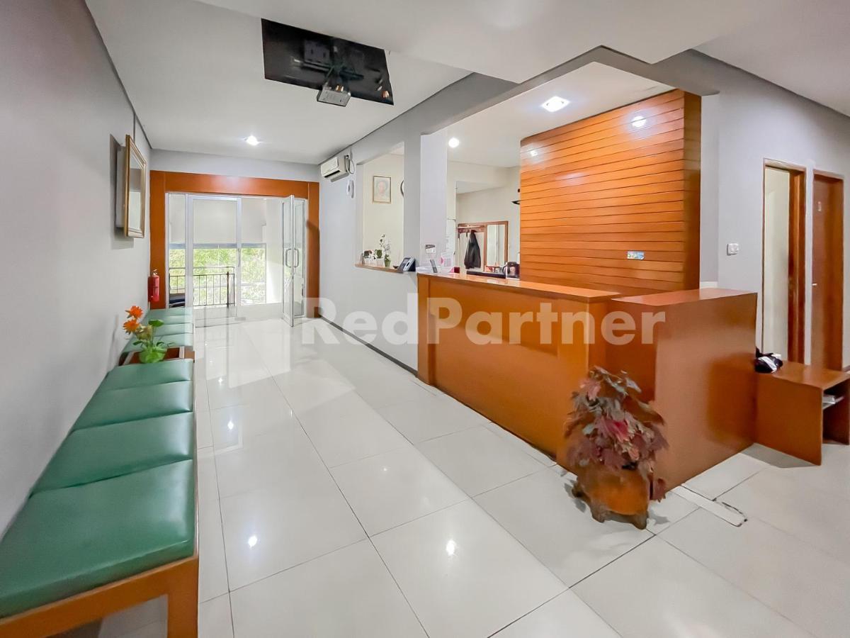 Sang Surya Guesthouse Syariah Near Rs Hasan Sadikin Mitra Reddoorz Бандунг Екстер'єр фото