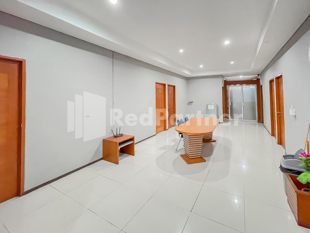 Sang Surya Guesthouse Syariah Near Rs Hasan Sadikin Mitra Reddoorz Бандунг Екстер'єр фото